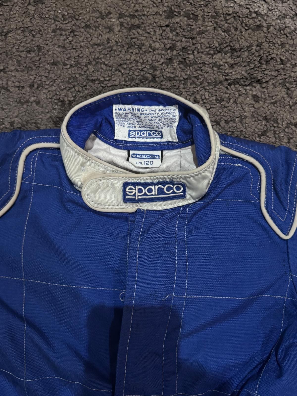 Fato de corrida, da SPARCO.