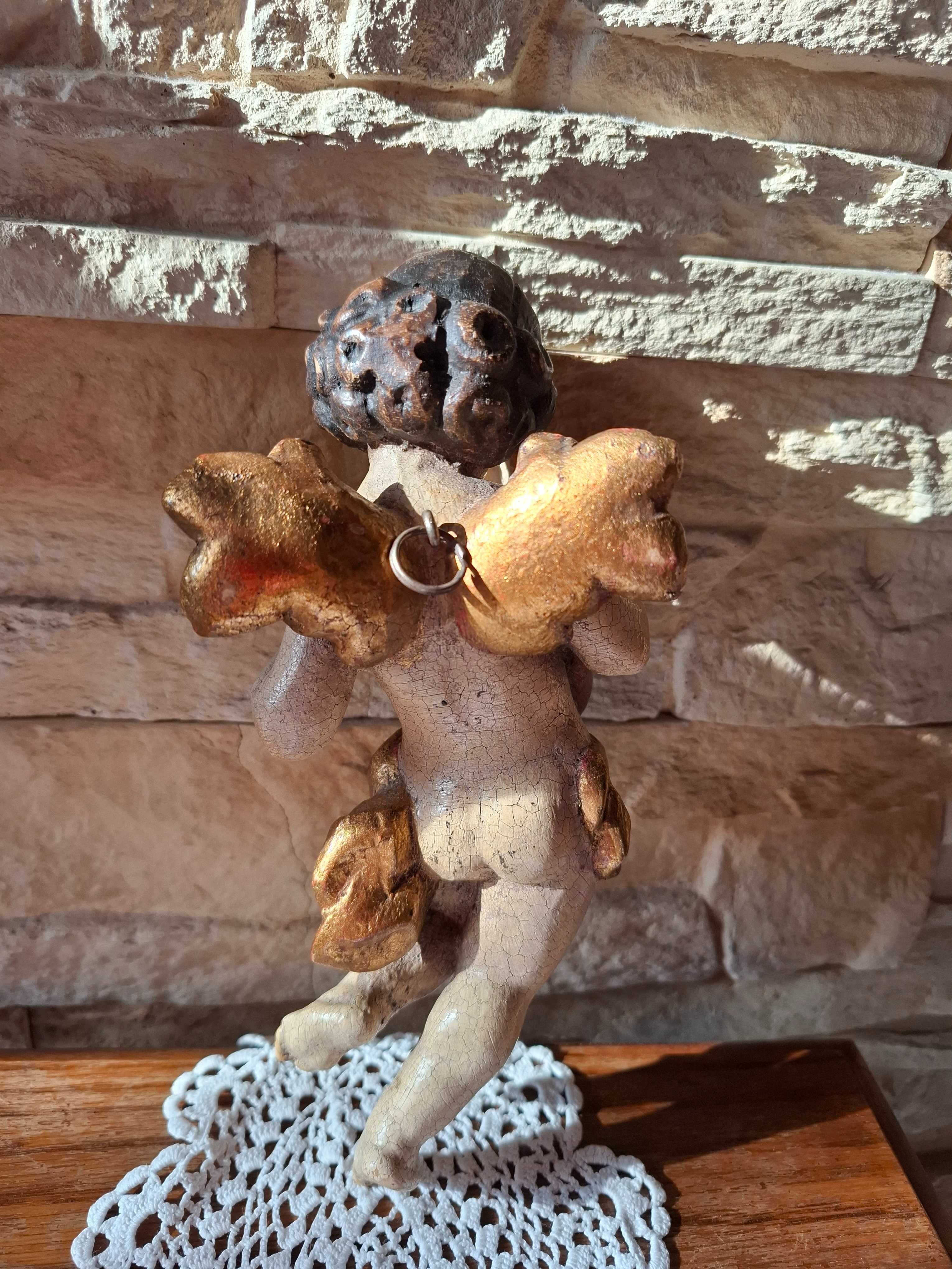 Rzeźba z drewna, polichromia, Anioł Putto, Amor miłości