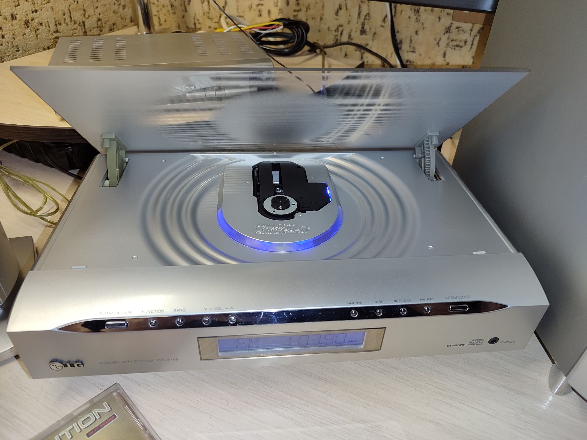 Музичний центр LG,HI-FI SYSTEM FFH-S198