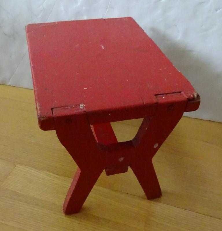 Taboret – Stołeczek Niski Drewniany Ciemnoczerwony