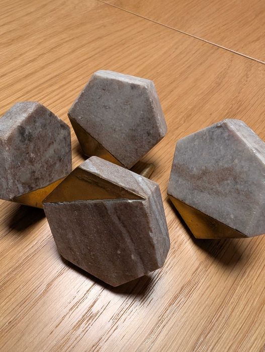 Gałki uchwyty do mebli marmurowe ZARA Home