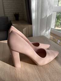 Жіночі туфлі пудрового кольору