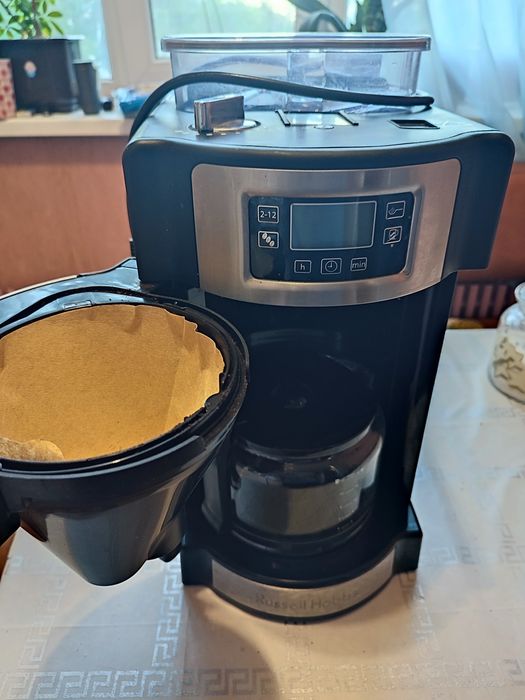 Крапельна кавоварка Russell Hobbs.