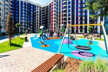 ЦЕНТР 2 кім. кв. гарного планування з балконом в ЖК "Family Plaza"