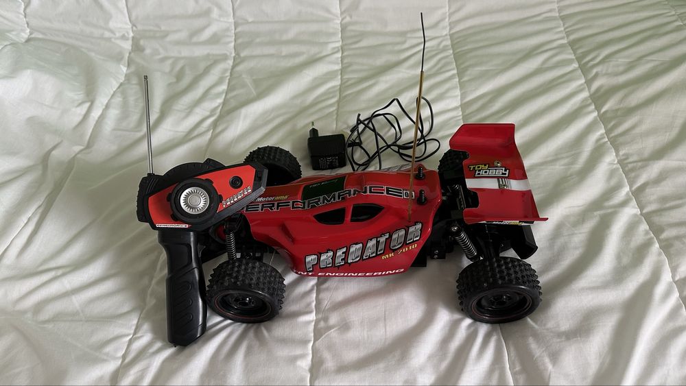 Carro Telecomandado a bateria: Motorama R/C Predator