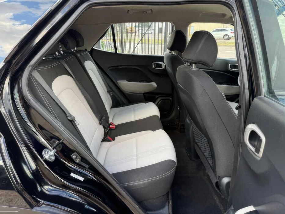 Hyundai Venue      2020