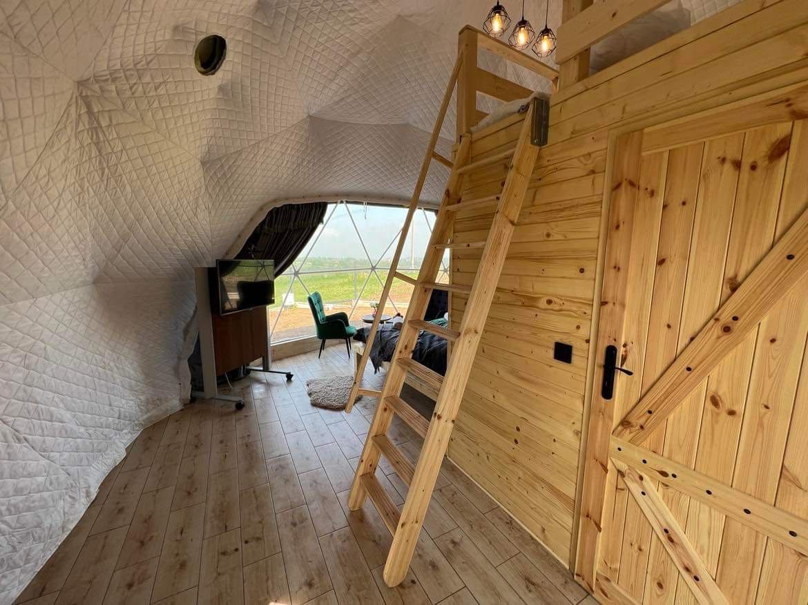 Kopułowy całoroczny namiot sferyczny Glamping 37m2