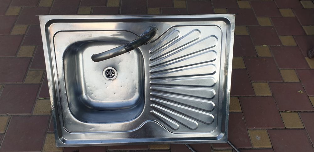 Кухонная мойка- нержавейка