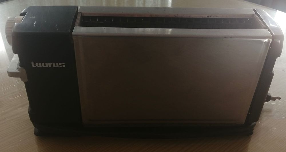 torradeira vintage a funcionar