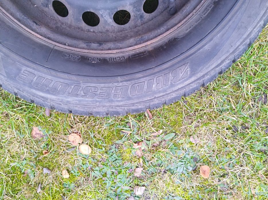 Koła zimowe 4 szt. Bridgestone 215/65R16