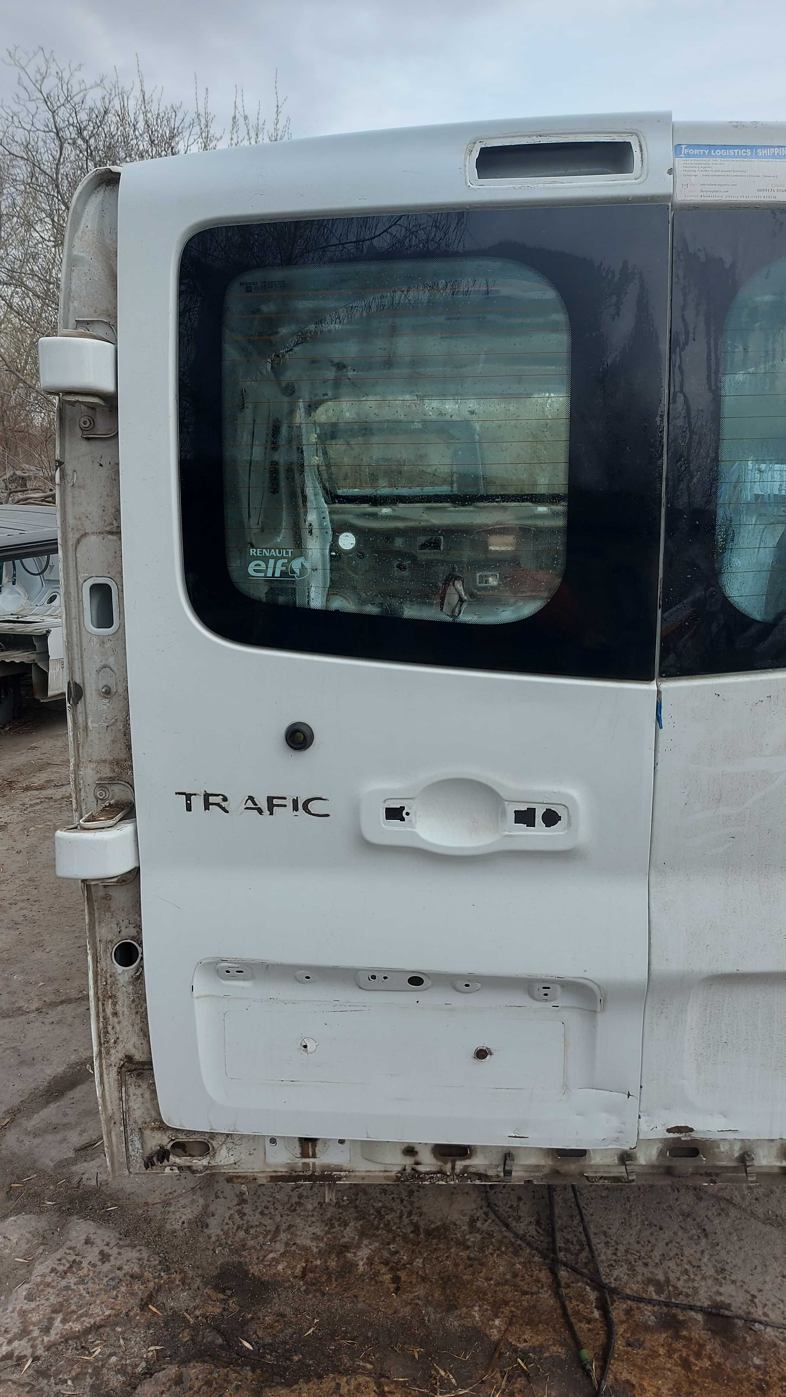 Двері задні Trafic3 ( Vivaro 3, Nissan NV300) 2014 -, 901017661R Б/В
