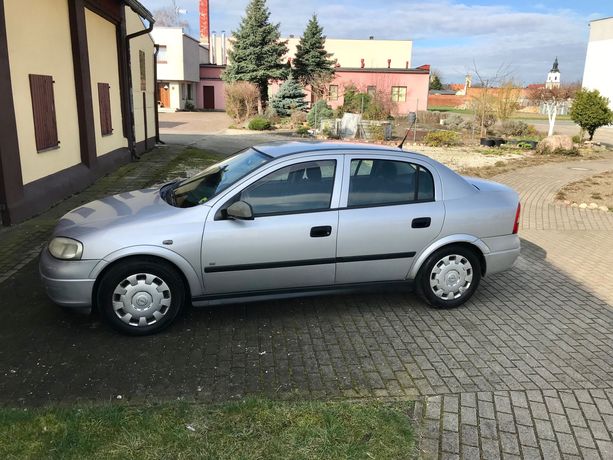 Opel Astra sedan 2004r. Salon Polska zadbana