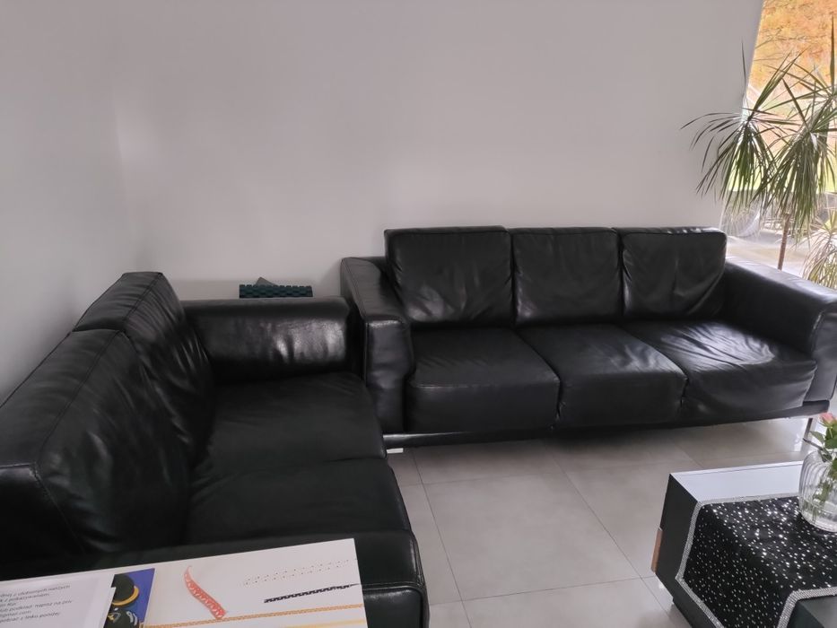 Dwie czarne sofy kanapa sofa skóra