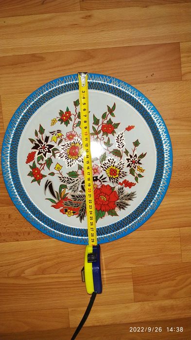 Металлический поднос