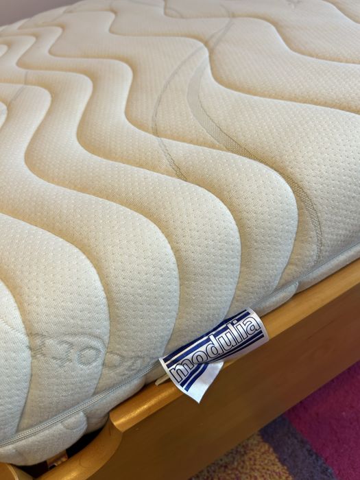 Łóżko 90x200 z materacem