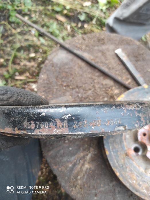 Продам демфер John Deere RE57604 RE 538143