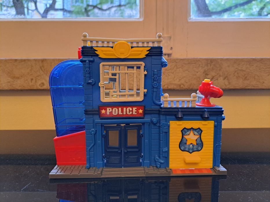SuperZings - Playset Esquadra de Polícia SuperZings