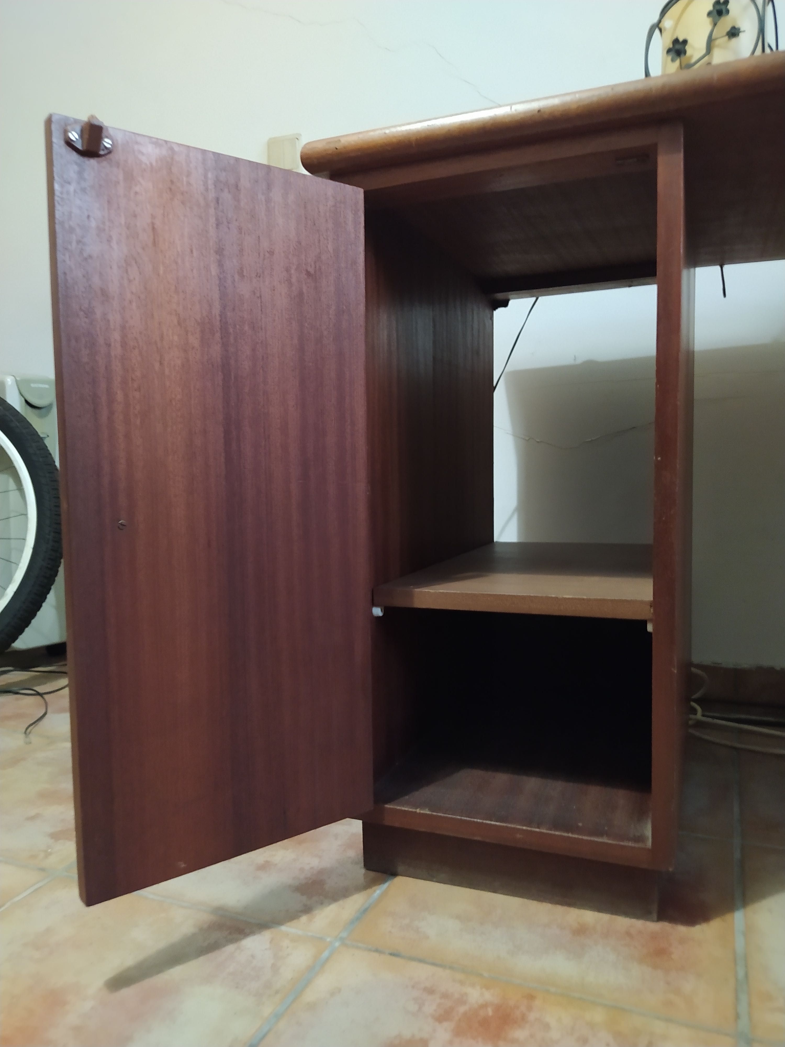 Secretária para computador