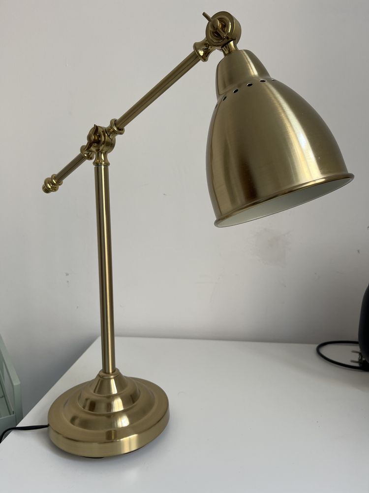 Lampka na biurko złota ikea