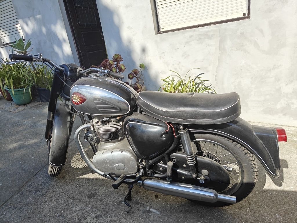 BSA de 1962 com 500CC para Vender