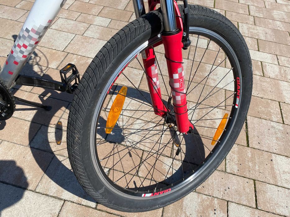 Rower dziecięcy GIANT dla dziecka w wieku około 8-12 lat