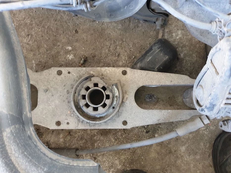 Braço de suspensão trás direito MERCEDES-BENZ Classe A (W176)