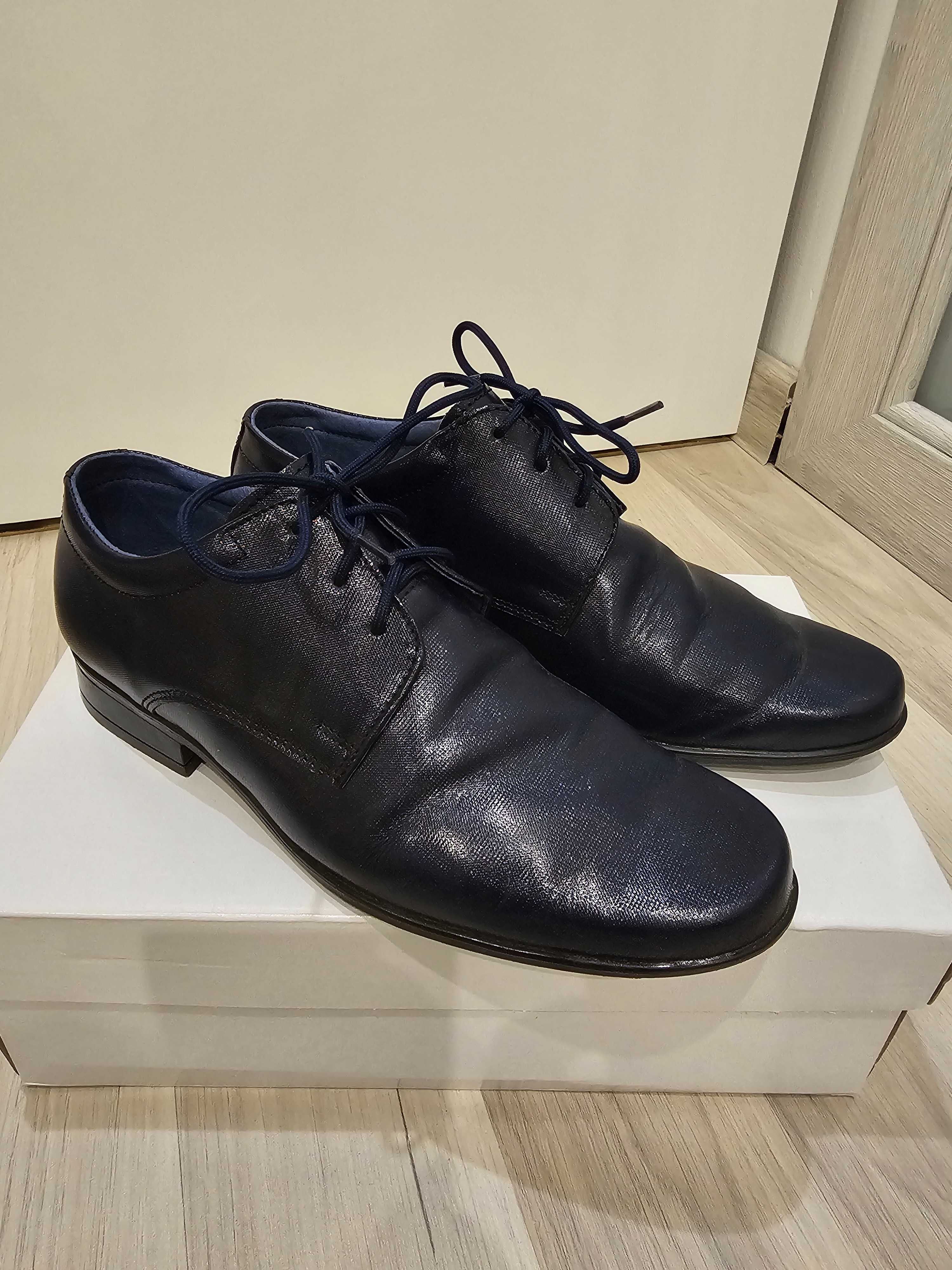 Buty eleganckie pantofle chłopięce rozm. 35