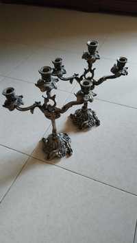 Candelabros em estanho