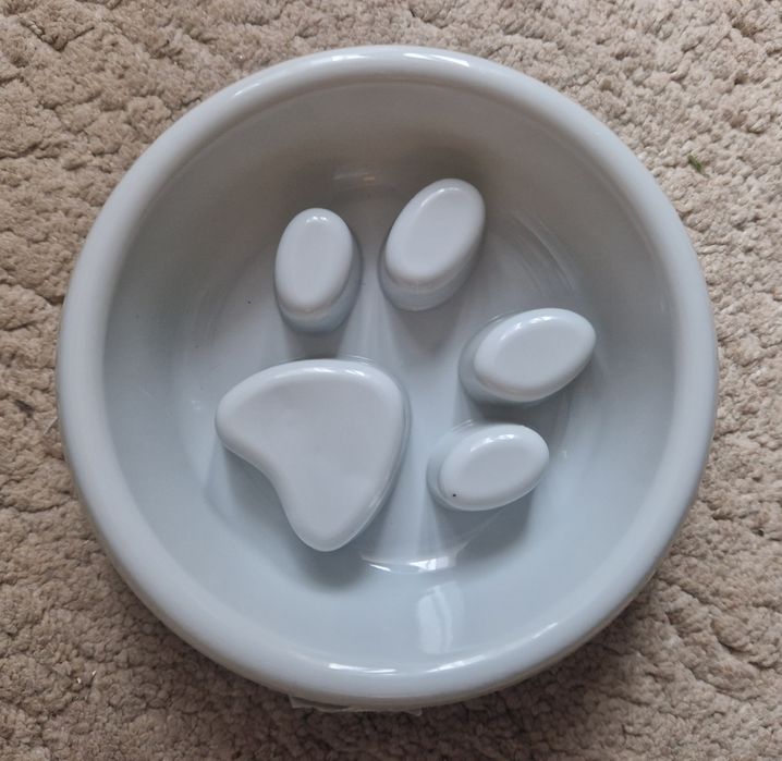 Miska dla psa spowalniająca jedzenie