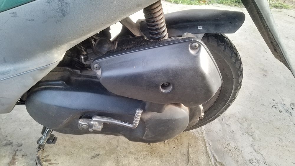 Продам скутер сузуки летс в отличном состояние полностью рабочий