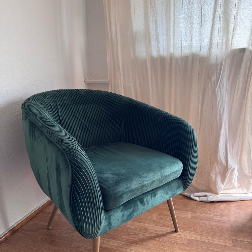 Zielony elegancki fotel