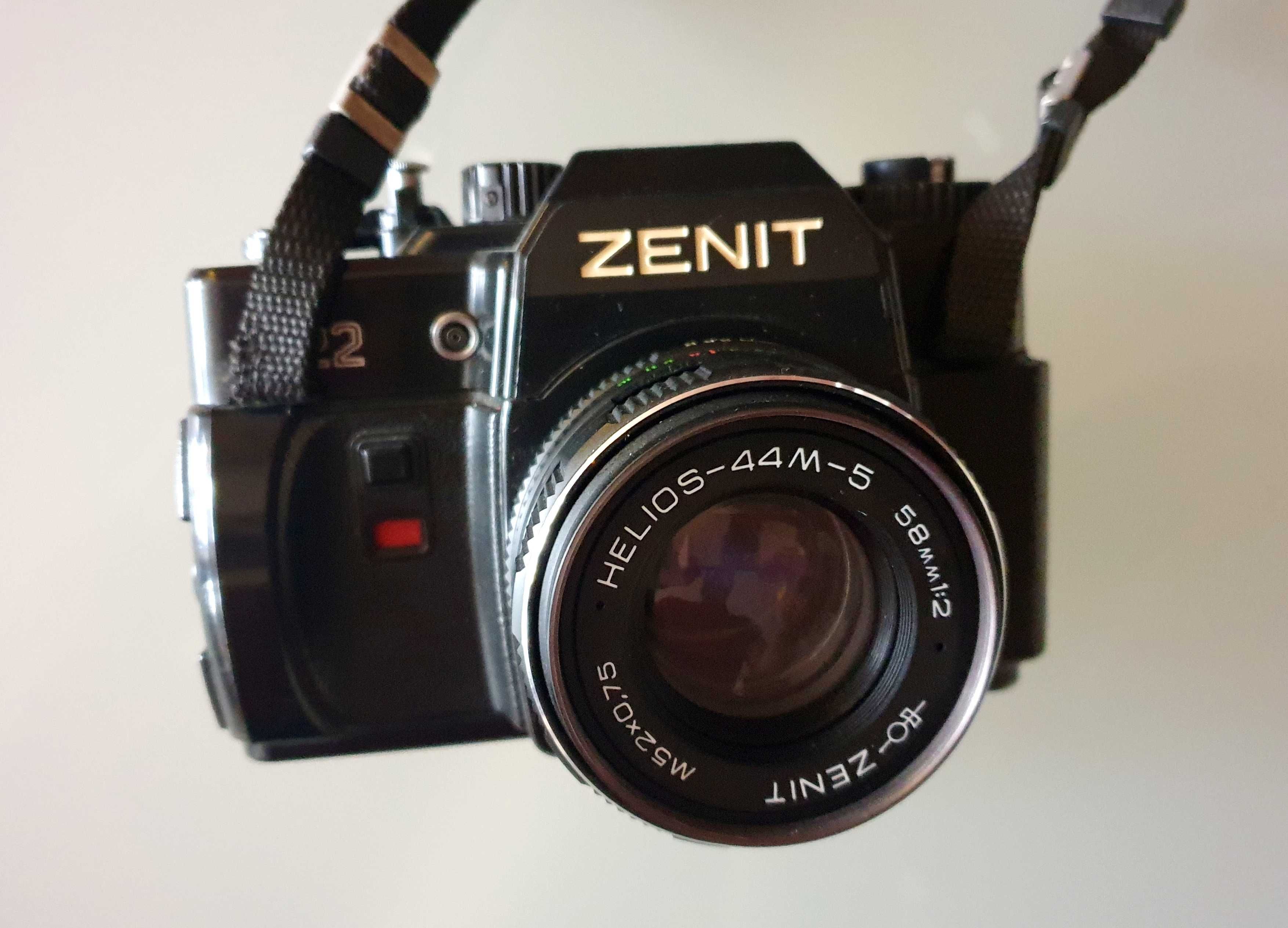 Aparat fotograficzny ZENIT 122 z obiektywem HELIOS-44M-5
