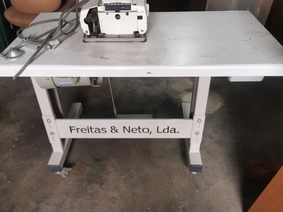 Máquina de pregar botões