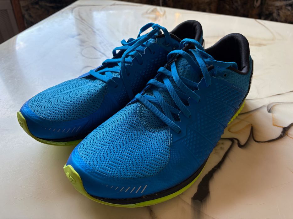 Бігові кросівки New Balance Mens FuelCell MFLCLBL оригінал