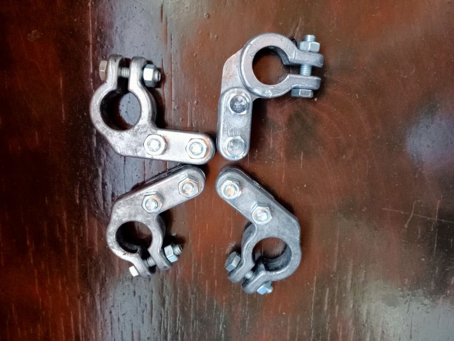 Клеми акумуляторні