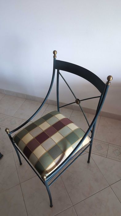 Mesa de Jantar clássica em Ferro e Vidro + Cadeiras
