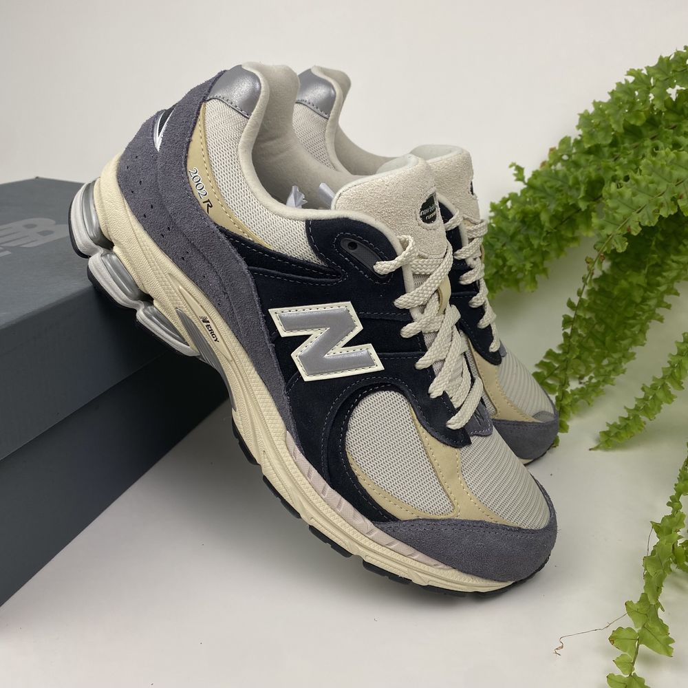 Кросівки New Balance 2002R