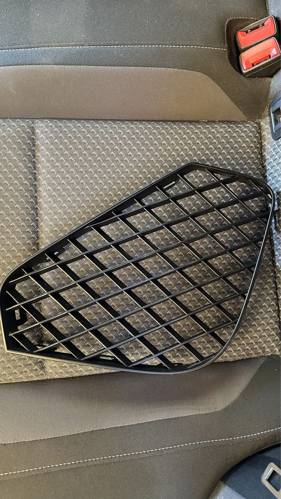 Bentley Continental GTC front right grill original