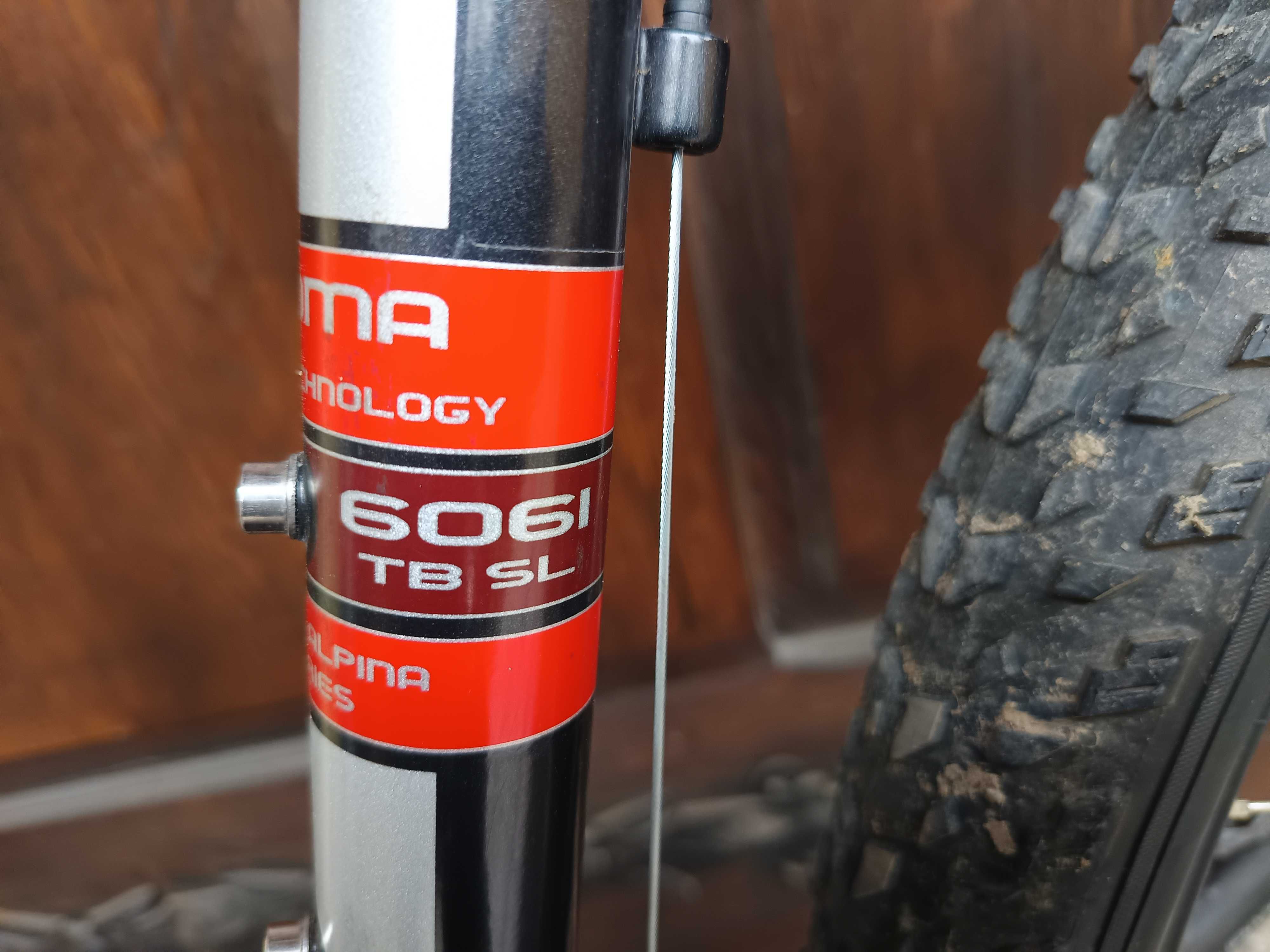 Rower górski MTB Univega HT-560 19 Shimano Deore Rock Shox Air koła 26