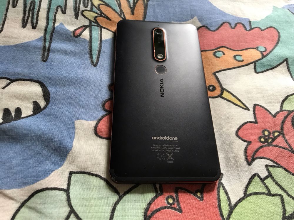 Nokia 6.1. 3/32GB, 5.5 дюйма, андроид 10. В отличном состоянии !