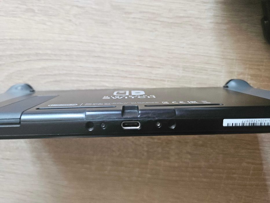 Nintendo Switch V1 + drugi dock, akcesoria