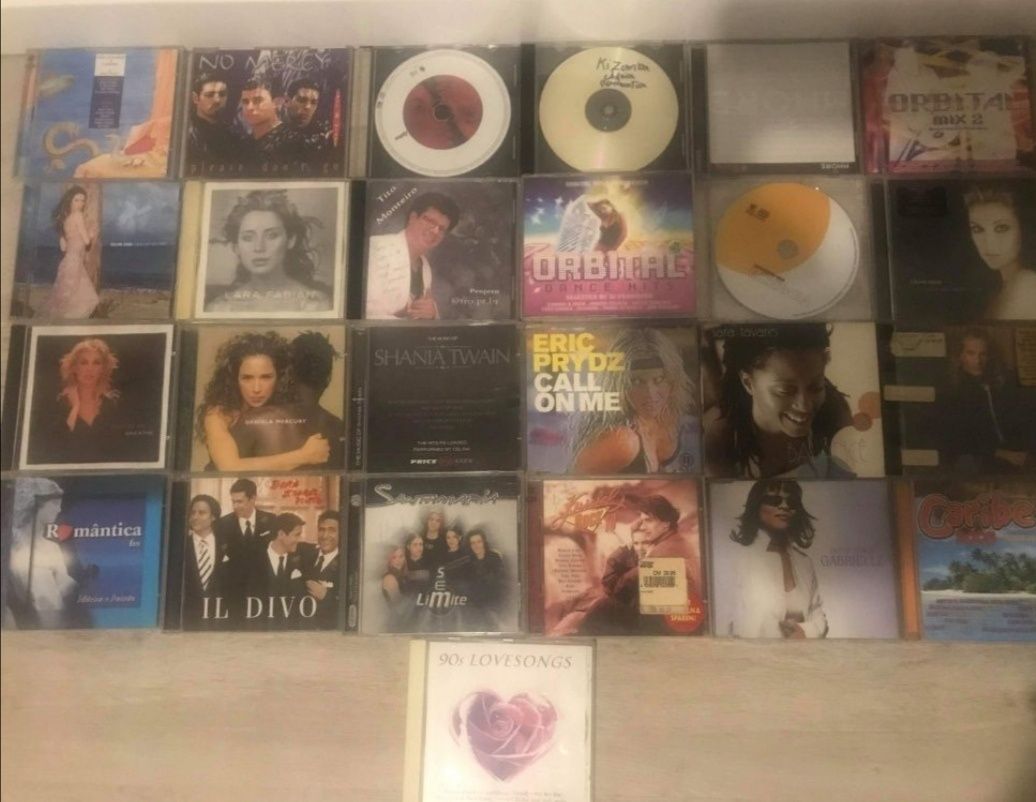 Vendo 36 cds de musica originais