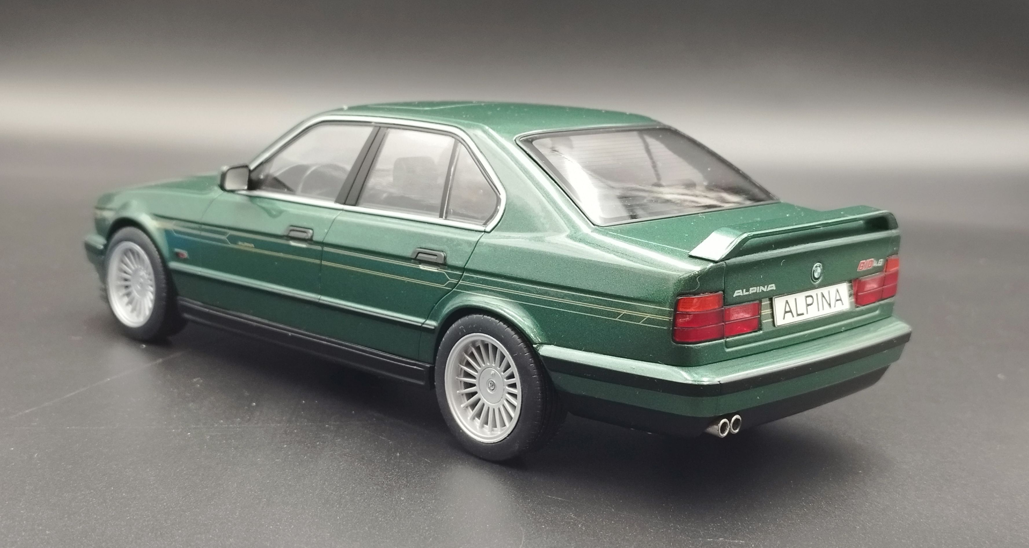 1:18 MCG BMW E34 Alpina B10 4.6 Green Met. model nowy