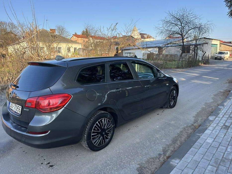 Продам опель астра 2012 1.3 дизель