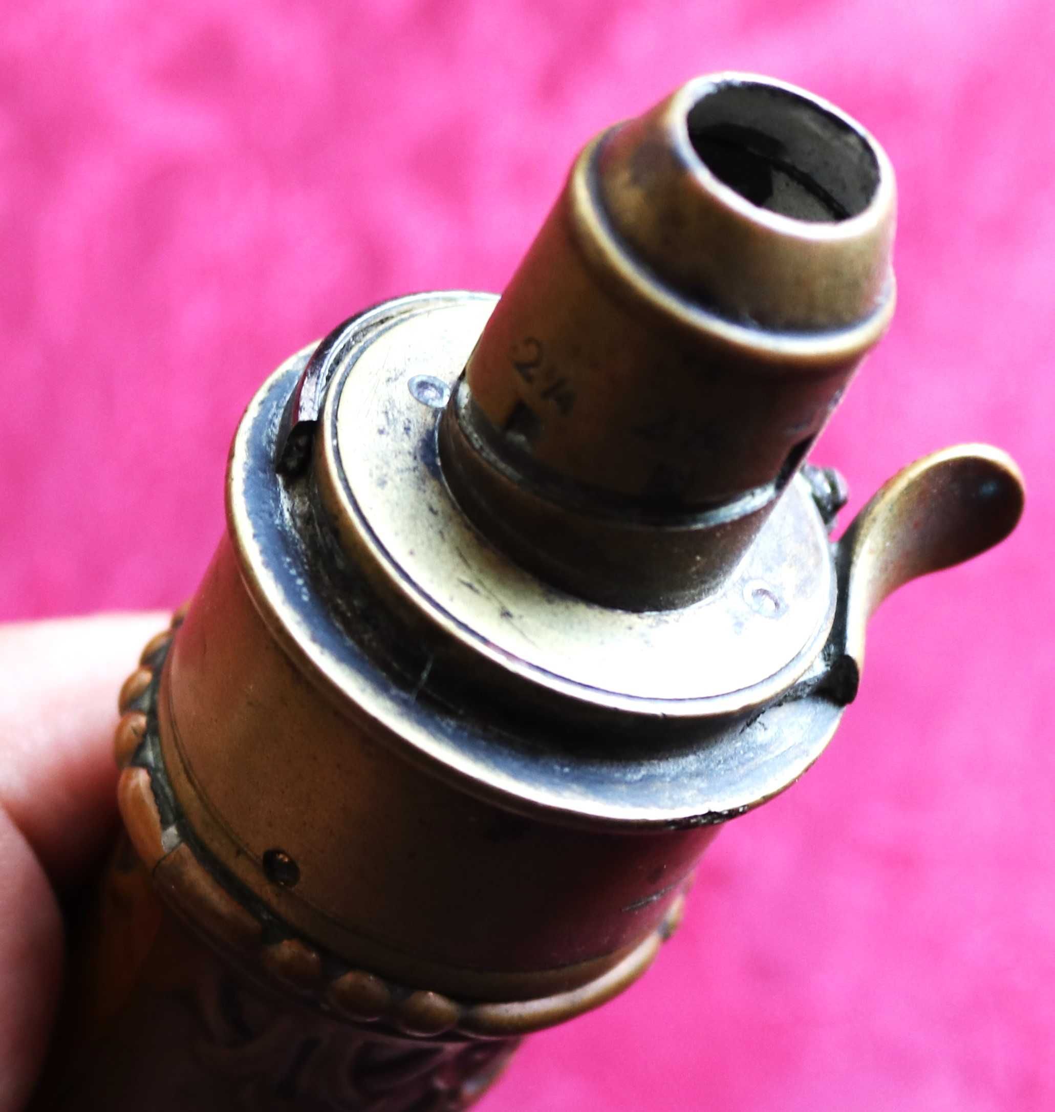Polvorinho c/cena de caça G & J W Hawksley Sheffield powder flask
