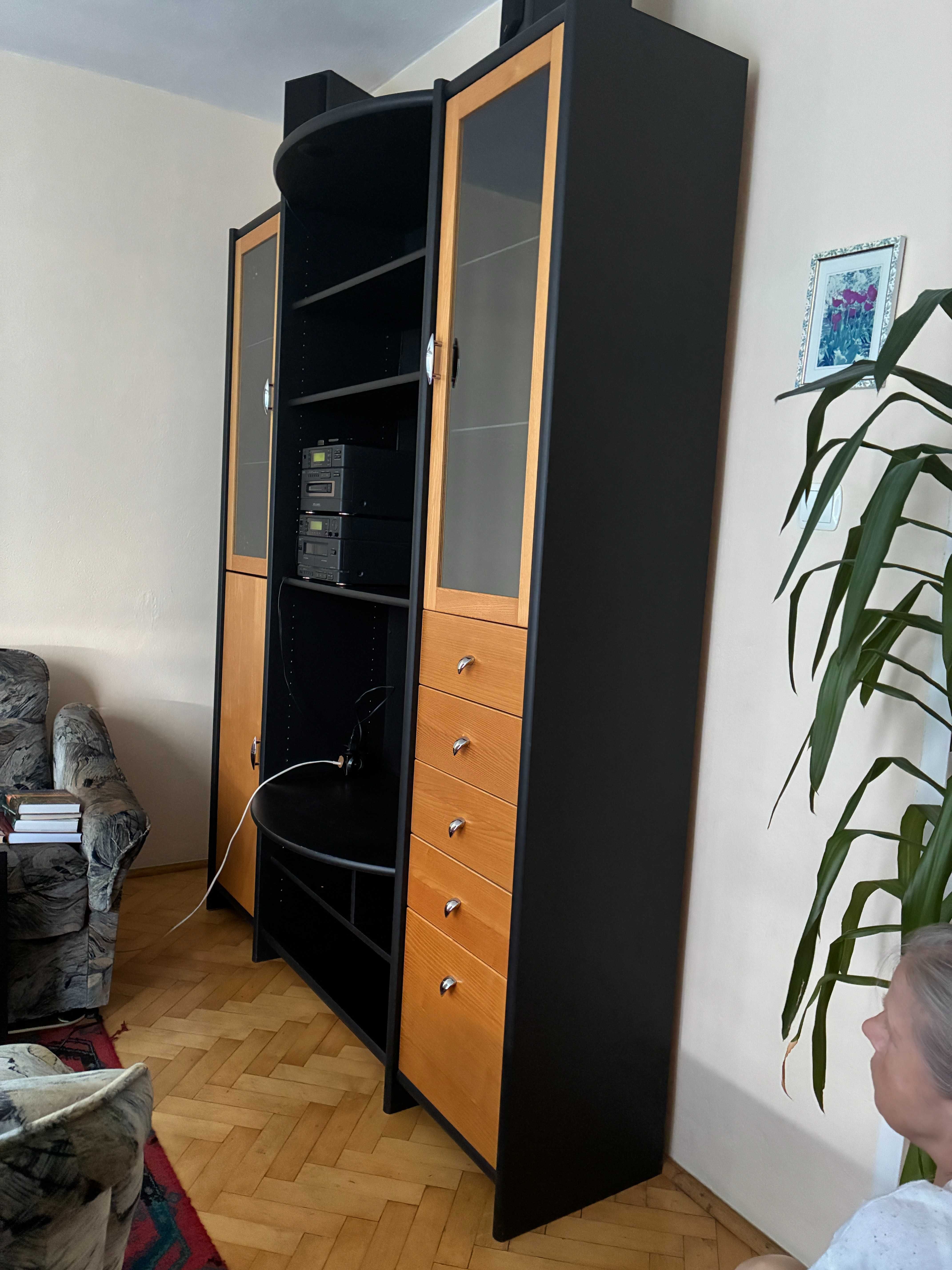 Meblościanka do salonu. Jeden z pierwszych mebli z IKEI.