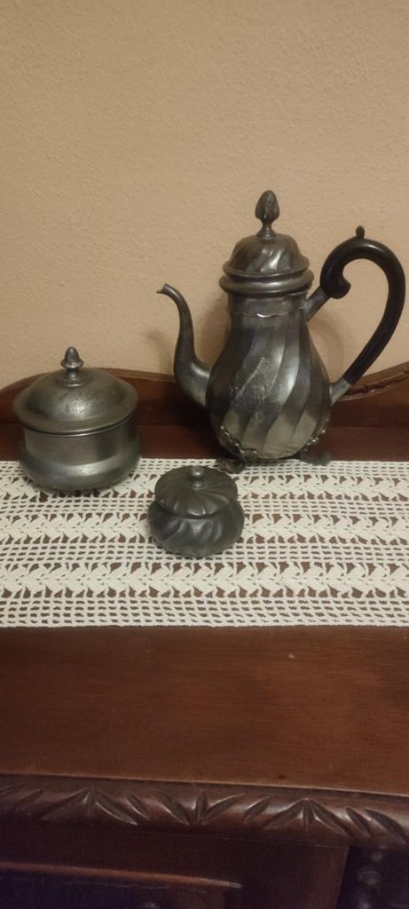 Conjunto de bule e potes em estanho - vintage