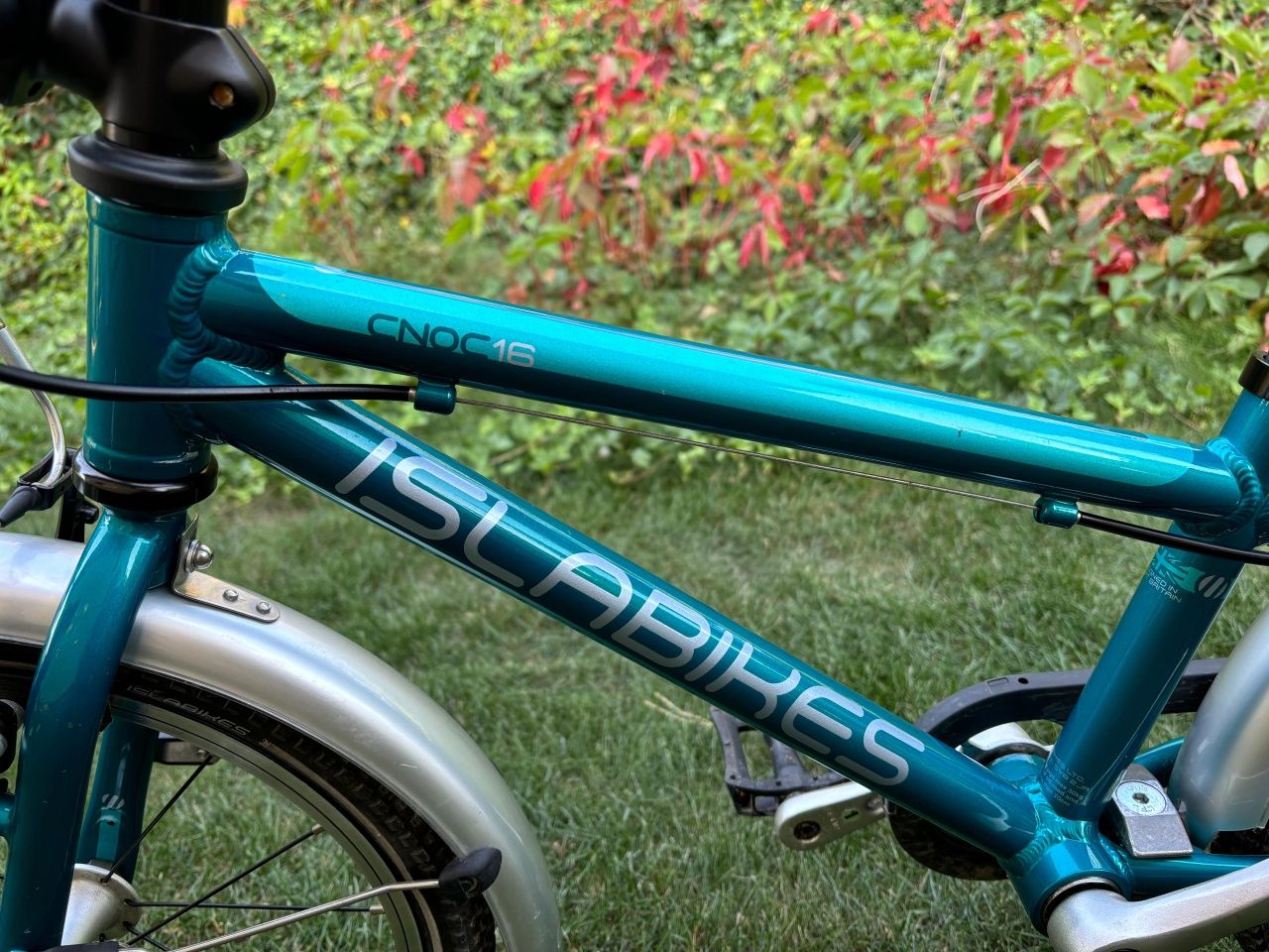 Islabikes Cnoc 16 rowerek dziecięcy jak Woom