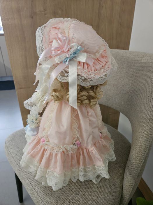 Boneca porcelana - 45 cm