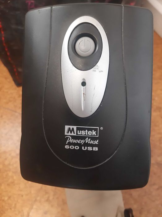 UPS (inoperable, possibly for parts)64550298350593121